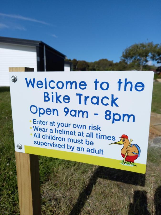 Hokitika's Kiwi Holiday Park&Motels Bagian luar foto