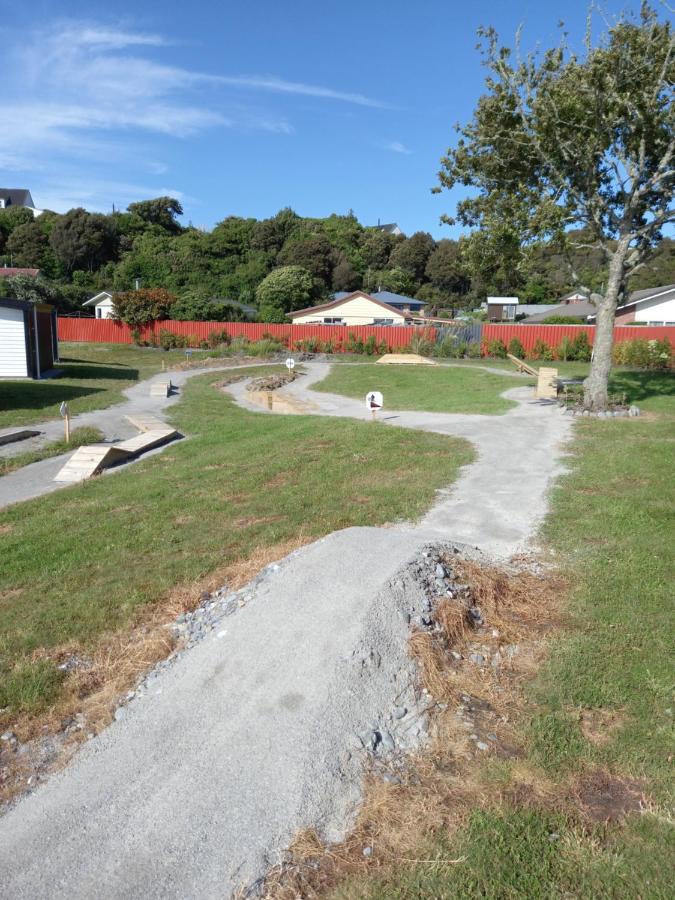 Hokitika's Kiwi Holiday Park&Motels Bagian luar foto